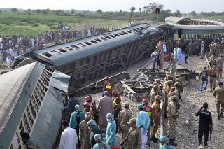 Au moins un millier de personnes se trouvaient à bord de l'Hazara Express quand il a déraillé.